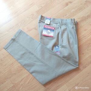 Flyers Men stain Protector khaki light beige pleated casual pants size 34x32 NWT
